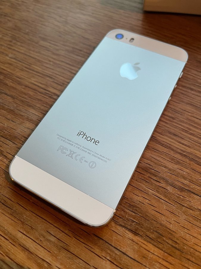 iPhone 5S Silver 16GB med laddare