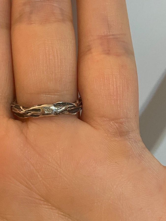 Otroligt fin äkta silver ring form av fågel strl 18