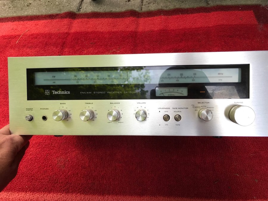 Technics SA-5060 Stereo Receiver fungerar bra