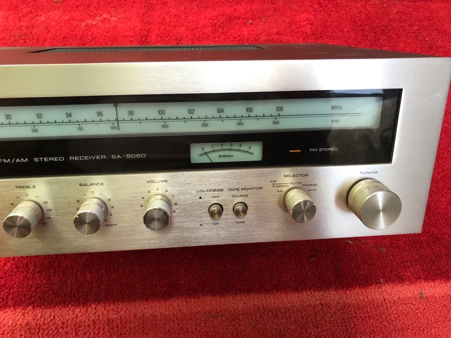 Technics SA-5060 Stereo Receiver fungerar bra