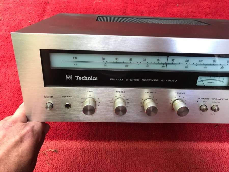 Technics SA-5060 Stereo Receiver fungerar bra