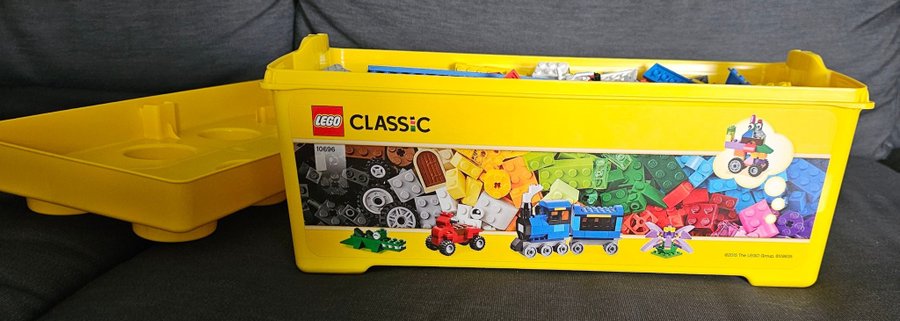 Lego Classic i Lego låda ca.2kg