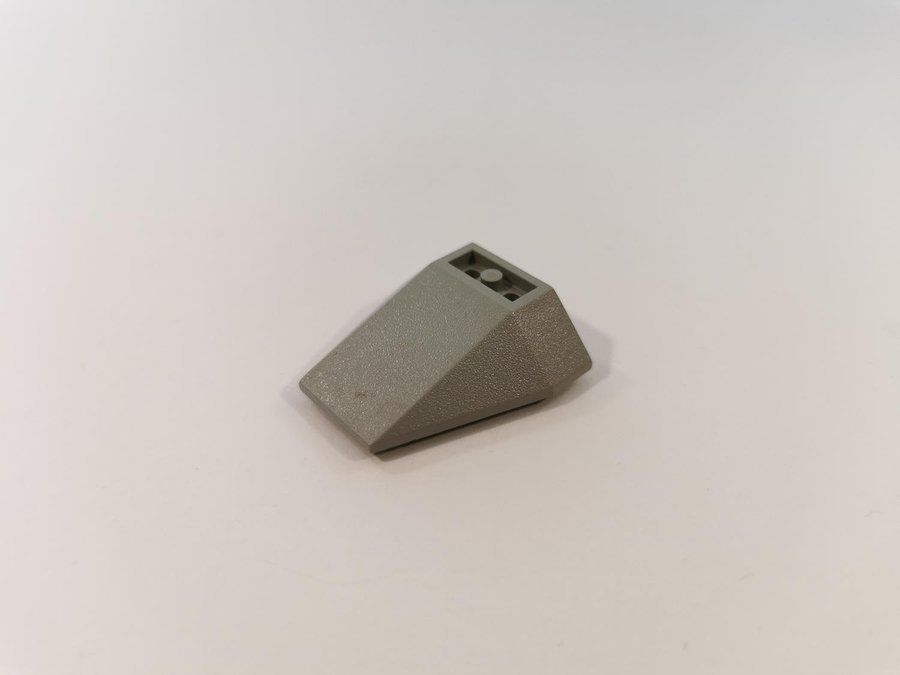 Lego - wedge - underdel - front - part 4855 - ljusgrå (old light gray)