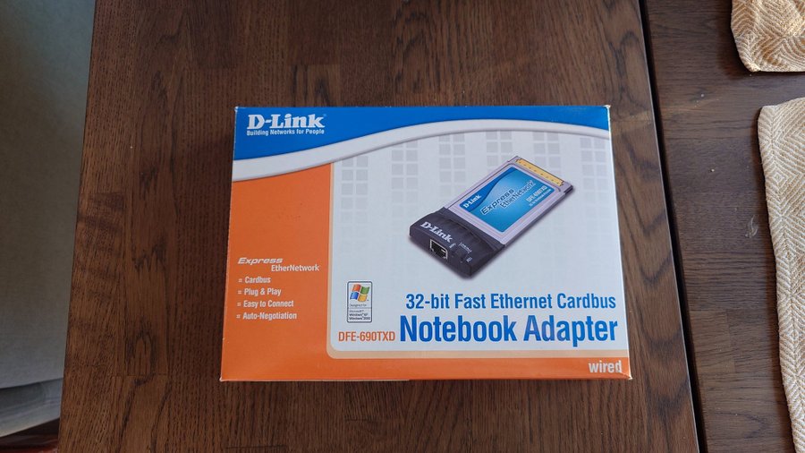 D-Link DFE-690TXD Express Ethernet Network Notebook Adapter (retro)