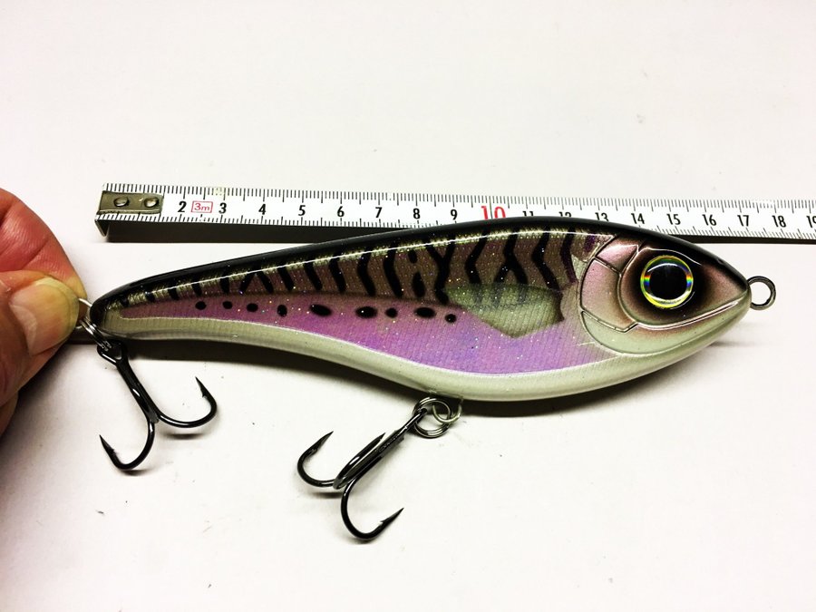 Buster Jerk Shallow 15cm Ny Offiskad