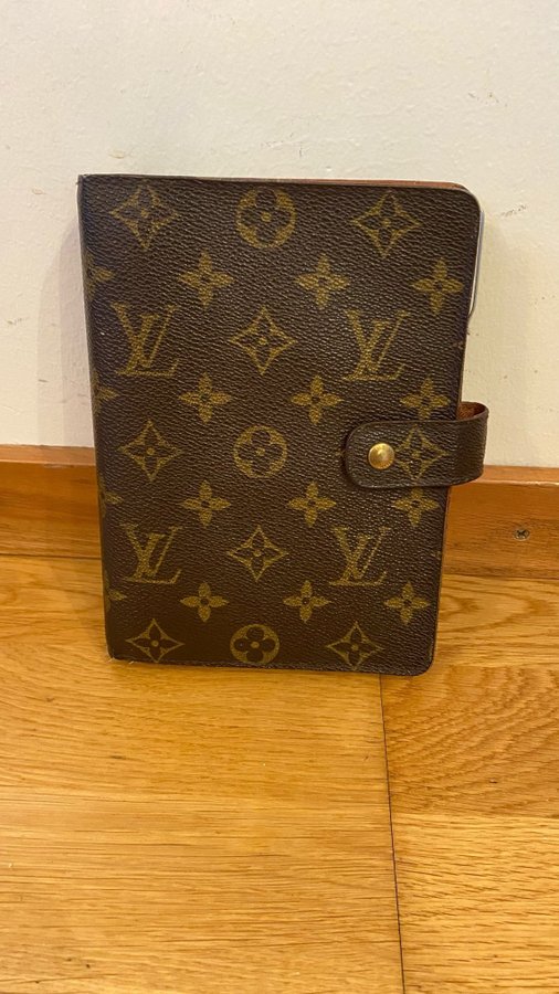 Louis Vuitton Agenda Medium (MM)