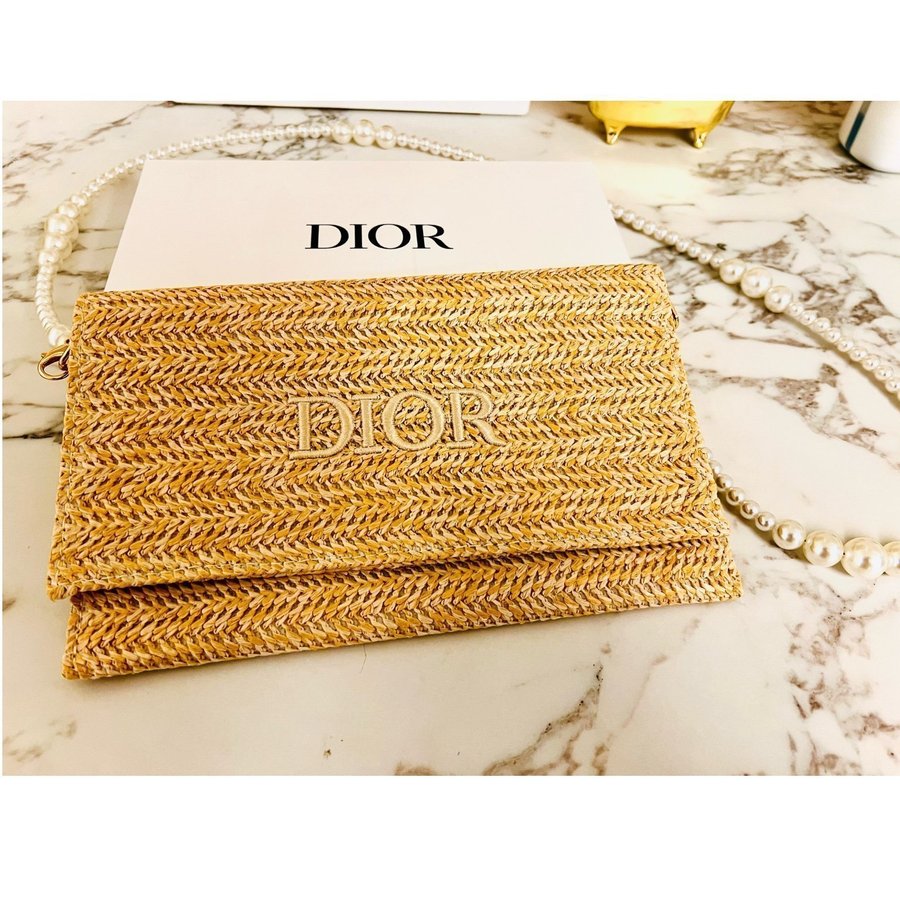 Limited edition Dior Beauty Raffia Trousse Wicker Pouch Perfekt present!