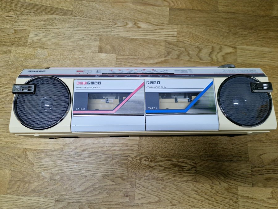 Sharp Stereo Radio Cassette Recorder WQ-272H (W) kassettspelare musik kassett