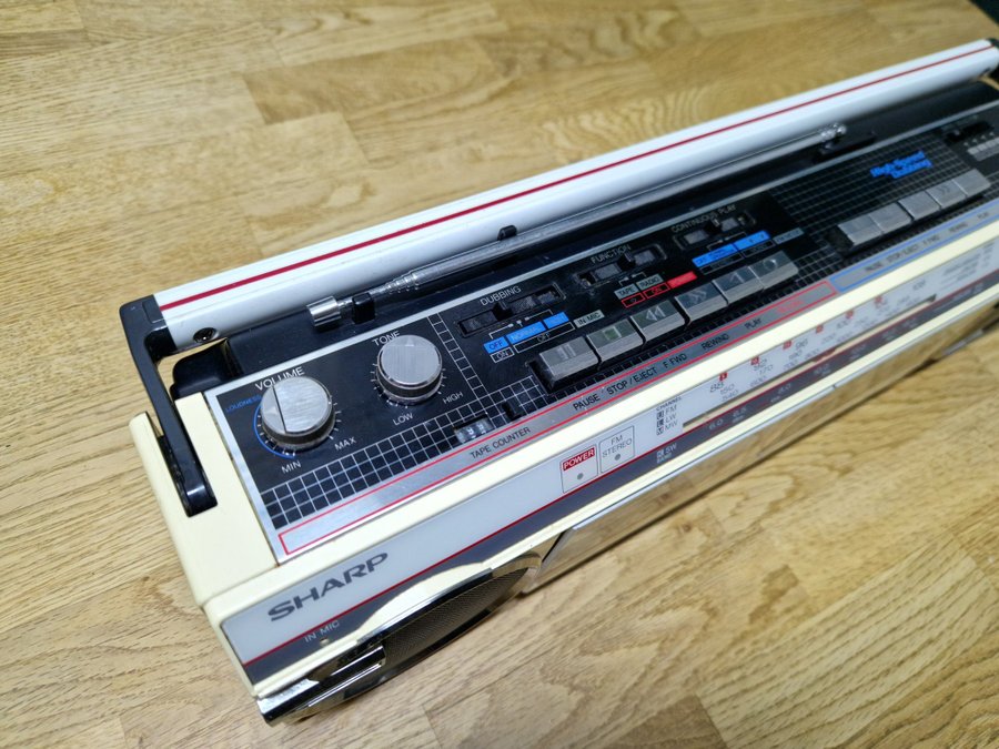 Sharp Stereo Radio Cassette Recorder WQ-272H (W) kassettspelare musik kassett