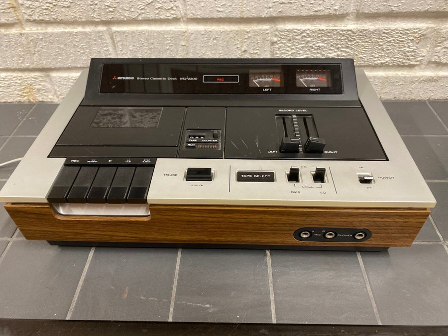 Mitsubishi stereo cassette Deck MG-2300