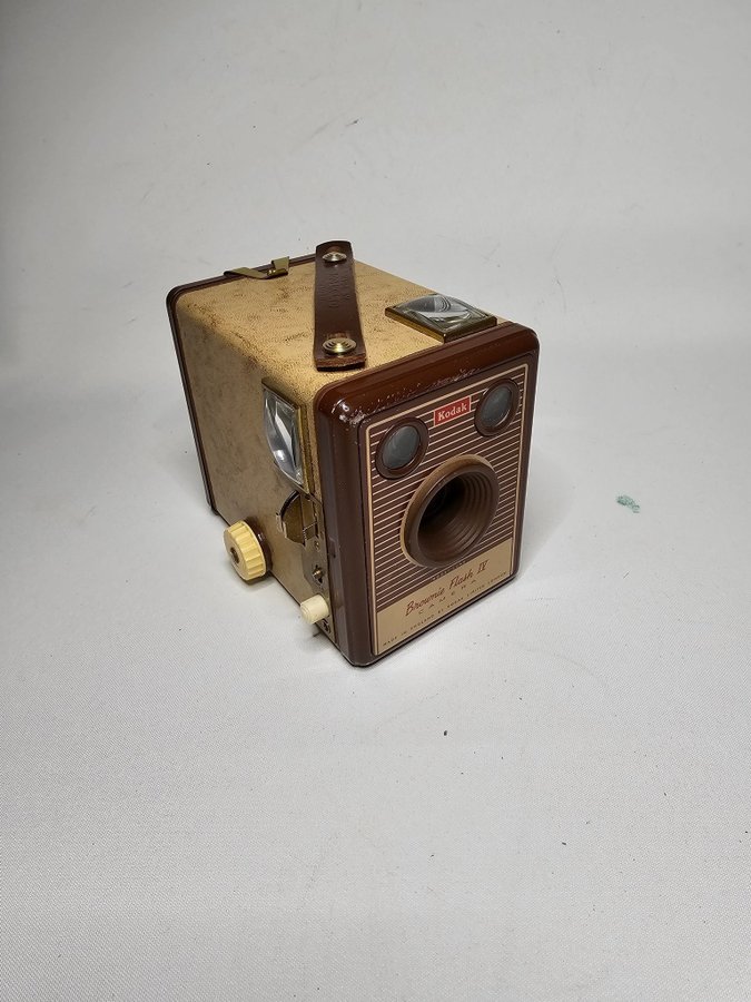 KODAK BROWNIE FLASH IV