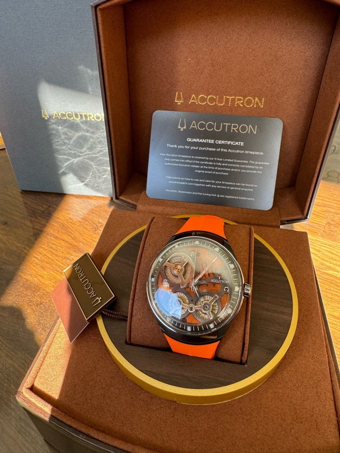 Bulova Accutron DNA Casino Orange/Gummi