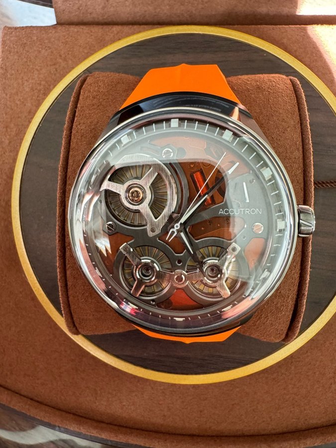 Bulova Accutron DNA Casino Orange/Gummi