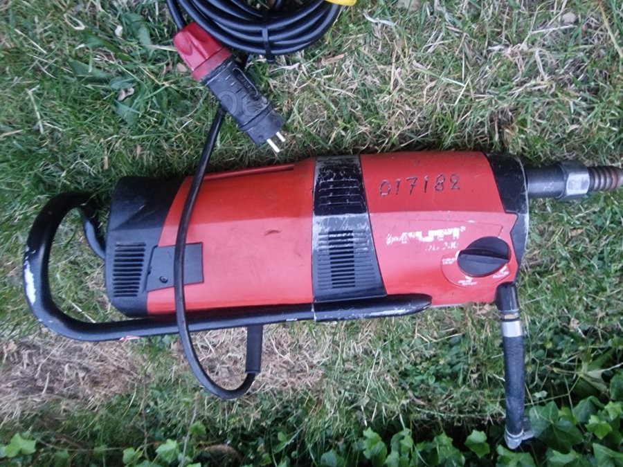 HILTI DD200 KÄRNBORRMASKIN