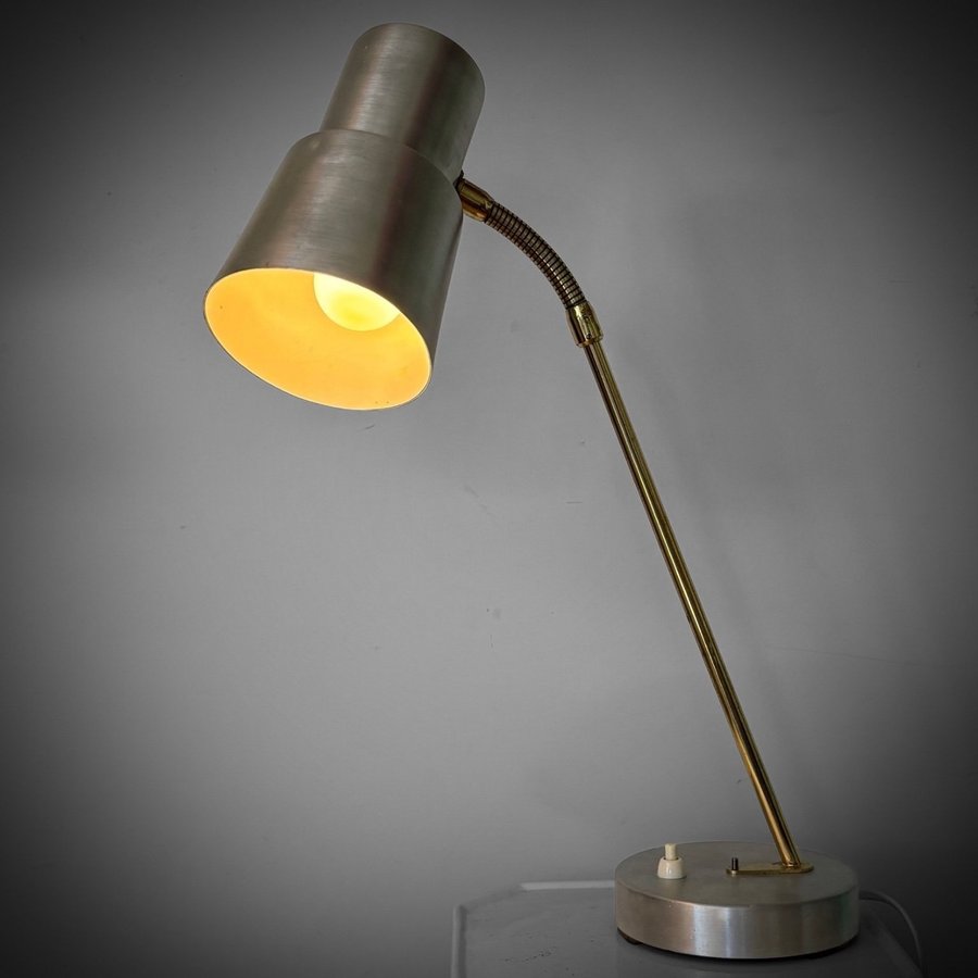 EWÅ skrivbordslampa retro design 1960-tal mässing bordslampa lampa Eric Wärnå