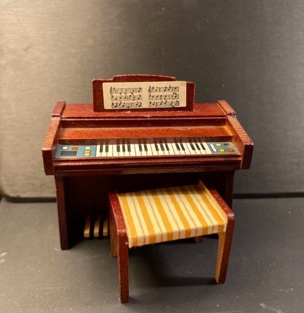 Miniatyr Trä piano med pall till dockskåp/dockhus