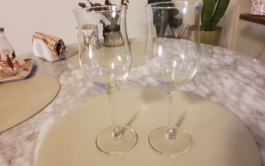 2 st vin/ cocktail glas