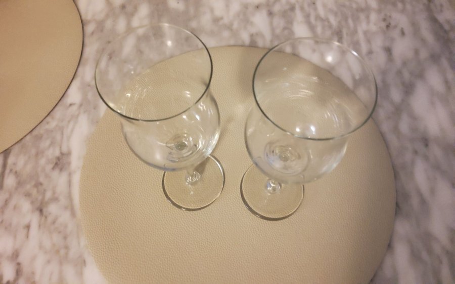 2 st vin/ cocktail glas