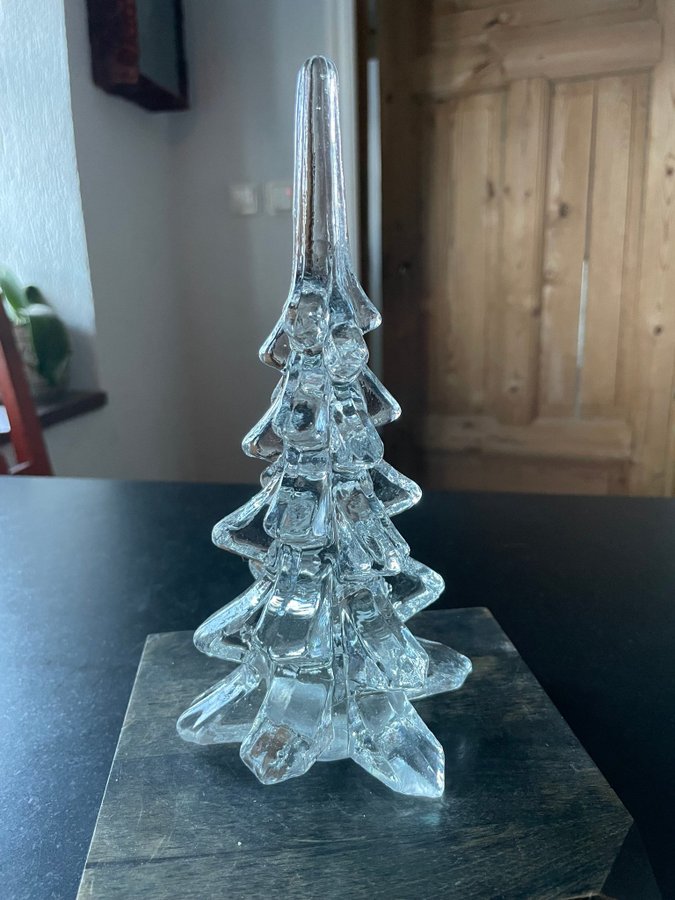 VACKER JULGRAN I KLART GLAS