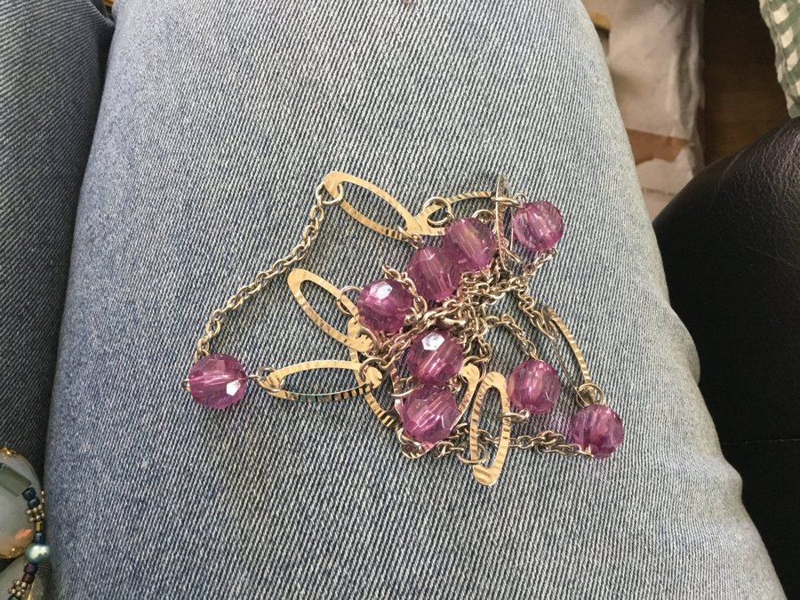 TRE fina vintage halsband den vita collierna är SNÖ