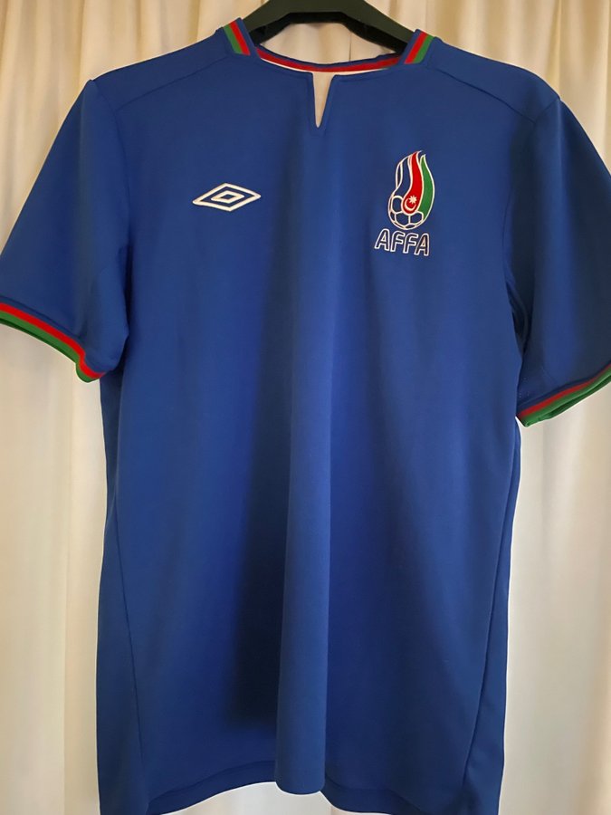 Azerbajdzjan fotbollströja 2012 strl M