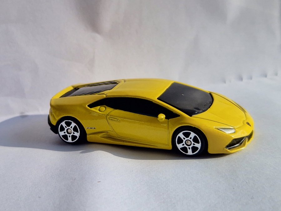 Lamborghini Huracán LP 610-4 leksaksbil maisto