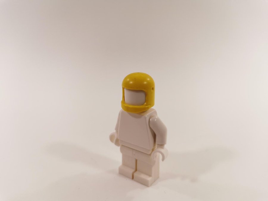 Lego - tillbehör - huvudbonad - hjälm - space - thich chin - part 193b2 - gul