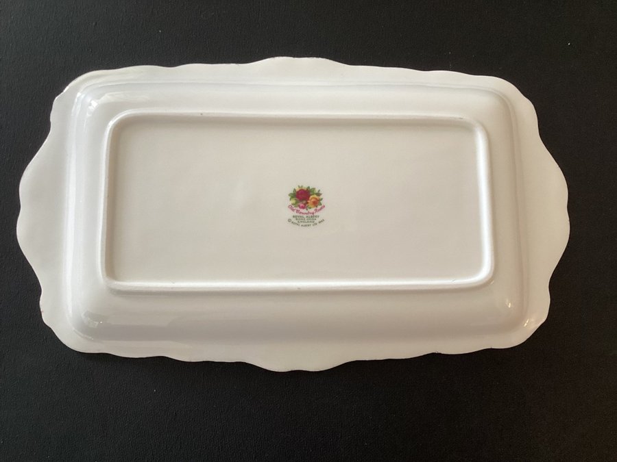 Royal Albert Old Country Roses serveringsbricka guldkant