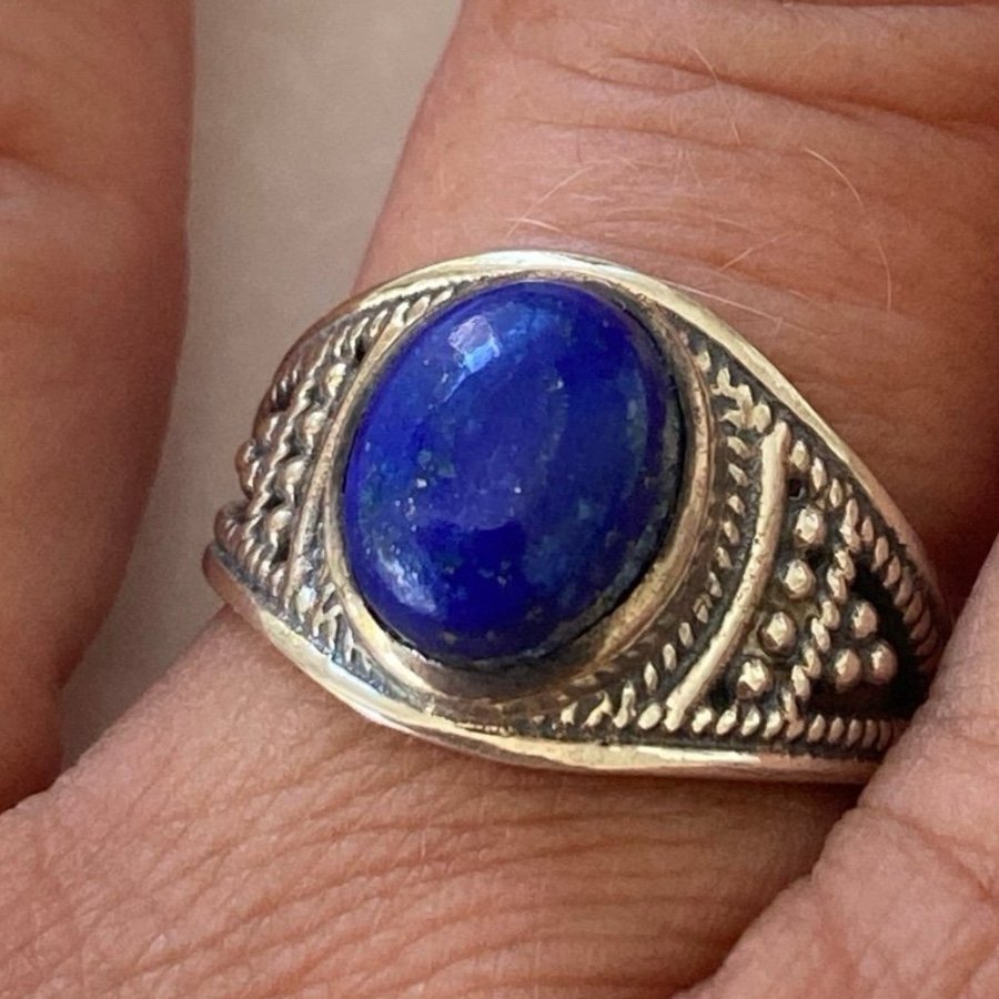 SILVER RING med blå LAPIS LAZULI