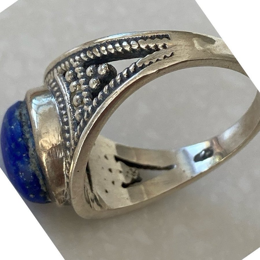 SILVER RING med blå LAPIS LAZULI