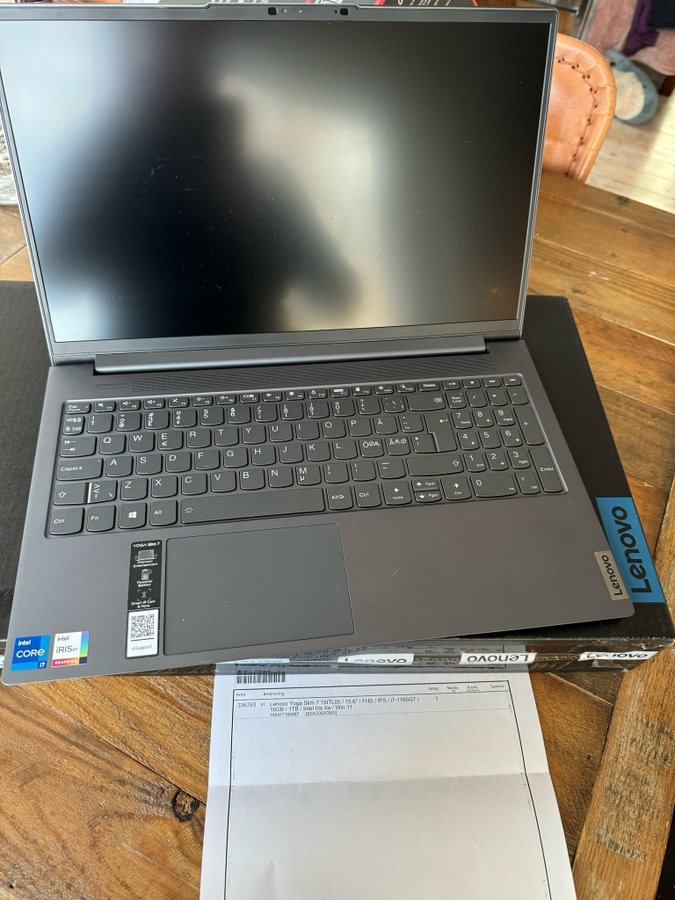 Lenovo Yoga Slim 7 15ITL05 laptop