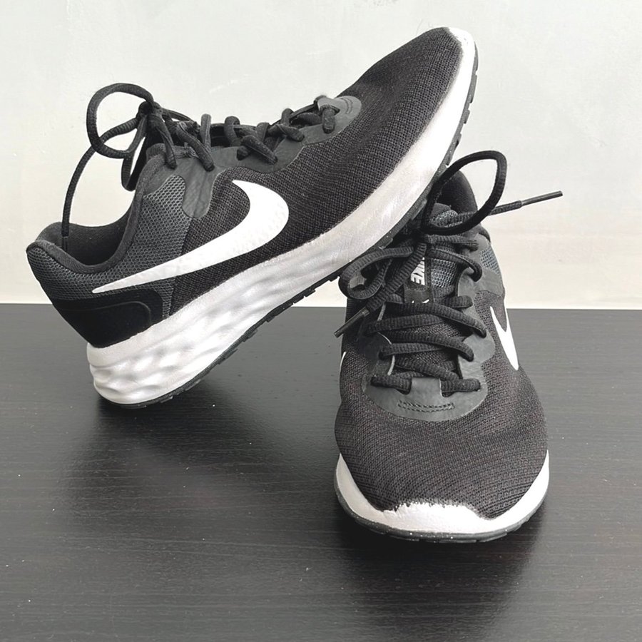 Nike löparskor stlk 38,5