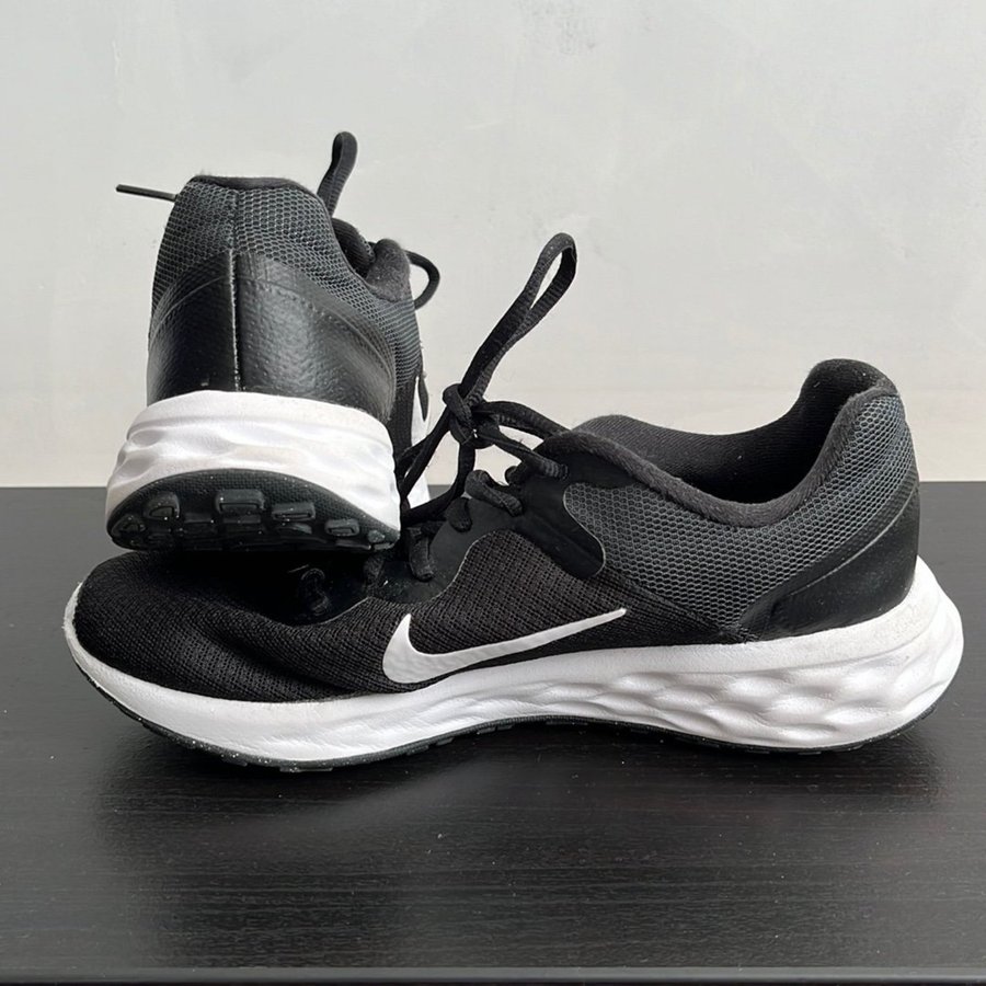 Nike löparskor stlk 38,5