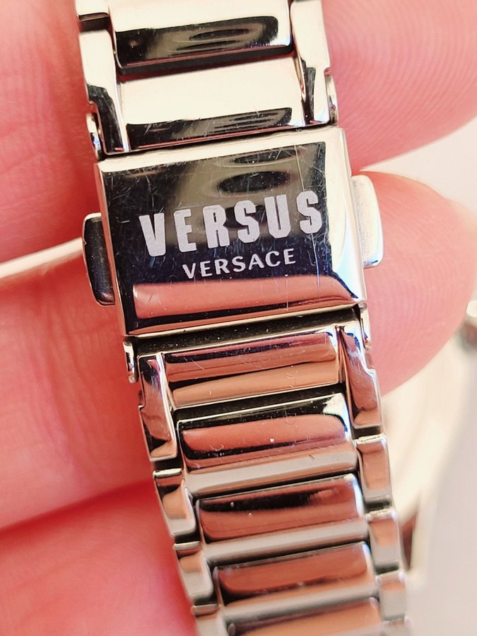 Versus Versace Damklocka med Swarovski kristaller