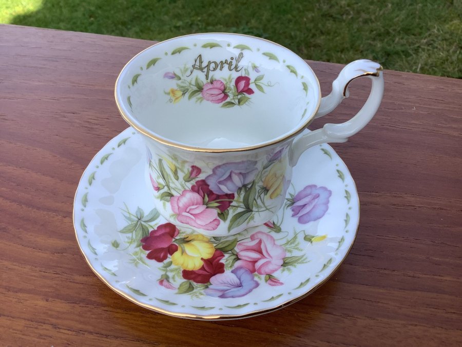 Royal Albert Månadskopp med fat April Månadens Blomma kaffekopp flower kopp