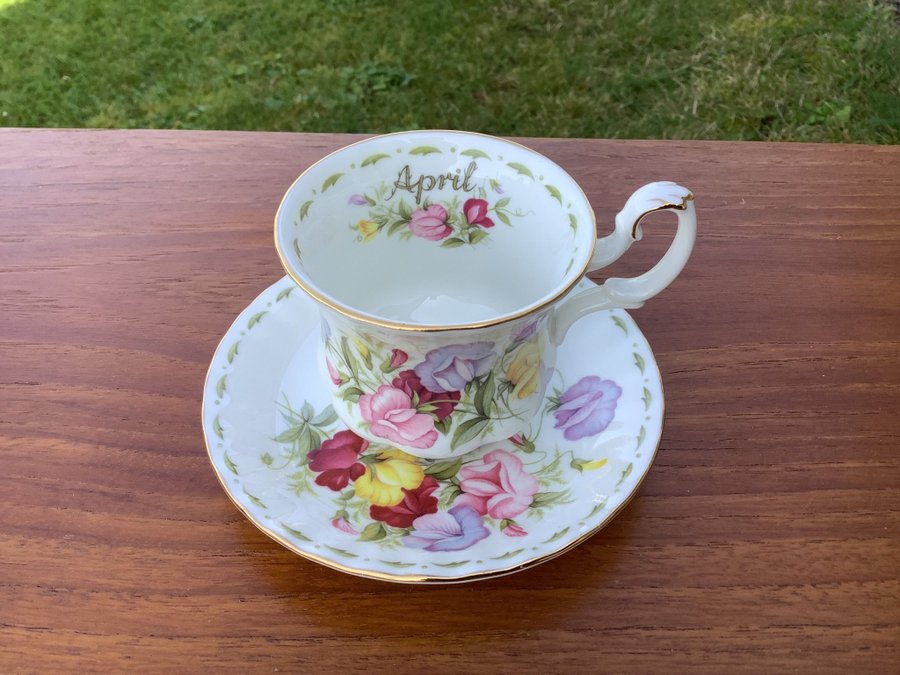 Royal Albert Månadskopp med fat April Månadens Blomma kaffekopp flower kopp