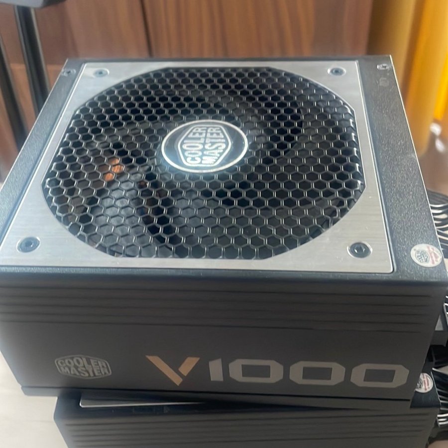 Cooler Master V1000