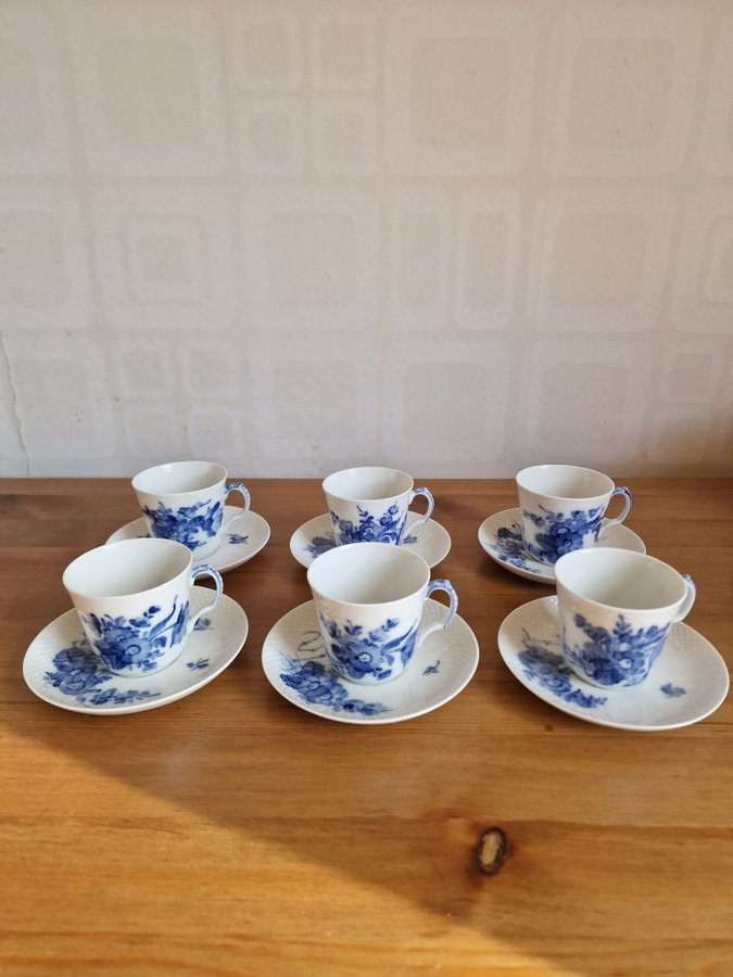 Royal Copenhagen Blå blomster 6 cups and 6 saucers perfekt skick