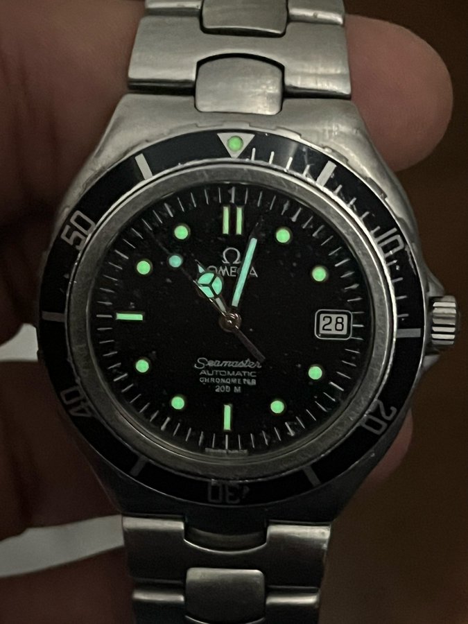 Kort auktion Omega Seamaster 200M Automatisk Herrklocka