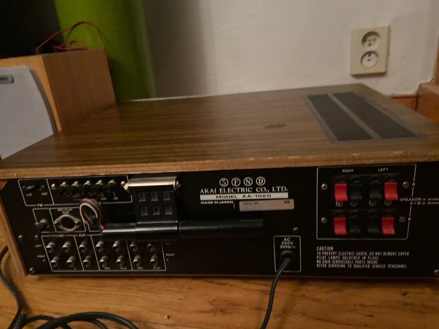 Akai AA-1020 Stereo Receiver