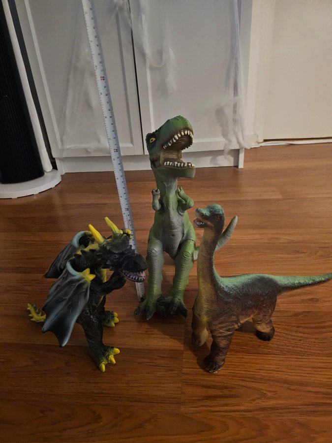 3 stycken dinosaurier