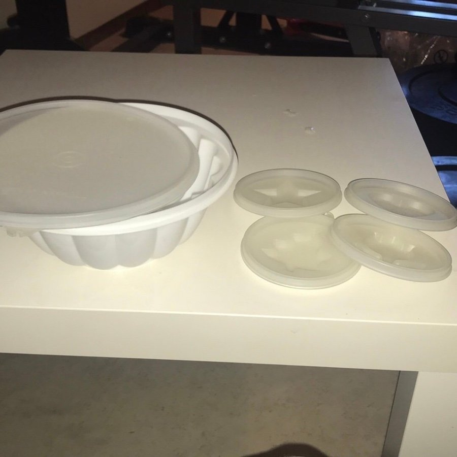 Tupperwareform ex för glass, chokladpudding syltor