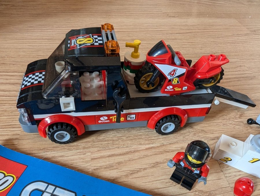 Lego 60084 Racemotorcyklar och transportbil