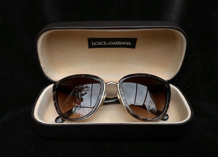 Dolce  Gabbana DG 2113 Sunglasses FANTASTISKT SKICK! SE HIT! OM DU HAR PENGARNA