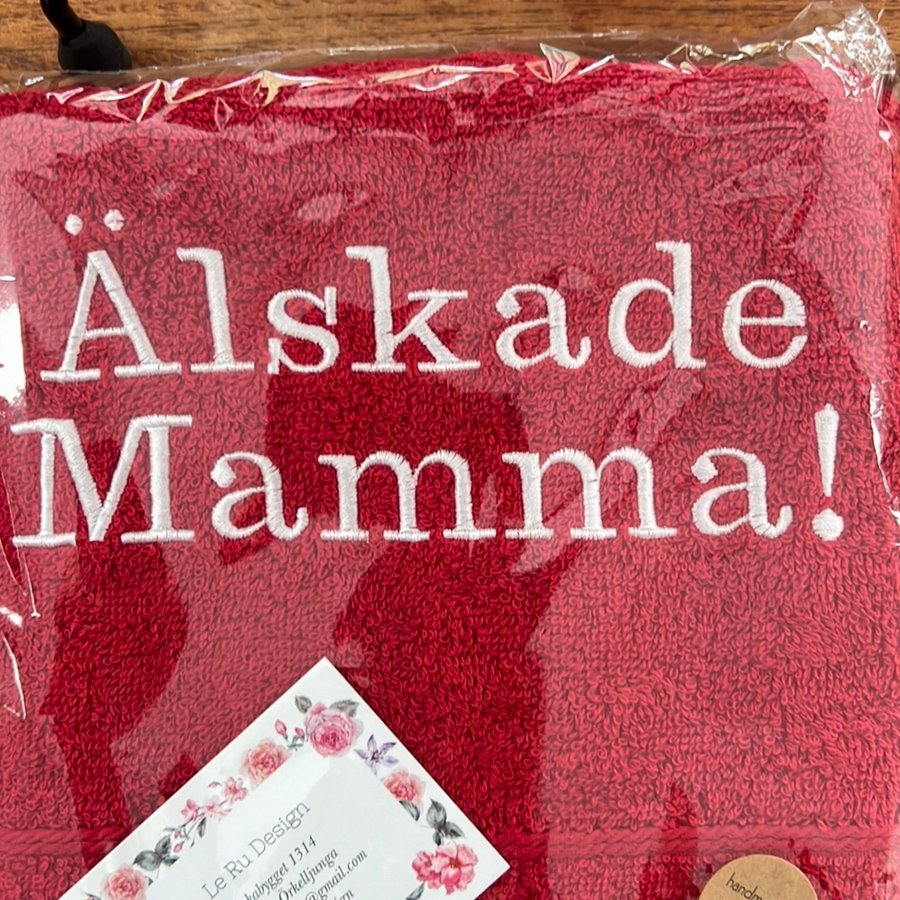 Broderat handduk 50cm x 100cm Älskade mamma!