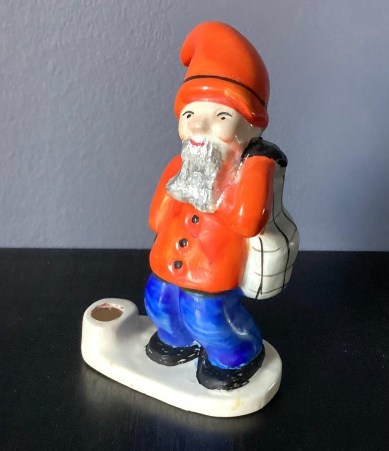 Äldre Porslinsfigur Märkt IMPORT Söt tomte med säck 1930-1940-tal Vintage Antik