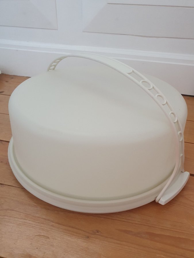 Vitt Tårtfat med Lock och Handtag från Tupperware