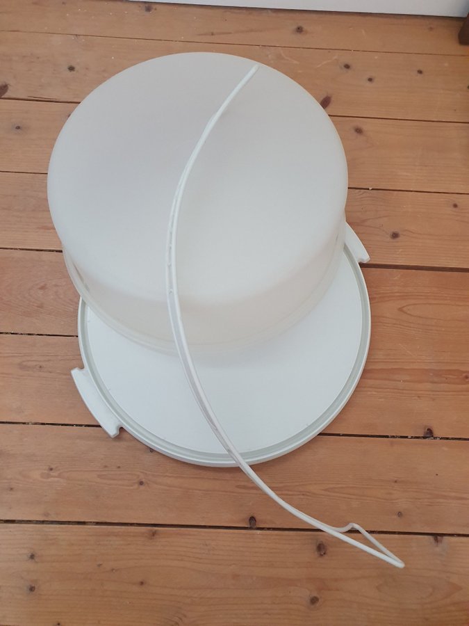 Vitt Tårtfat med Lock och Handtag från Tupperware