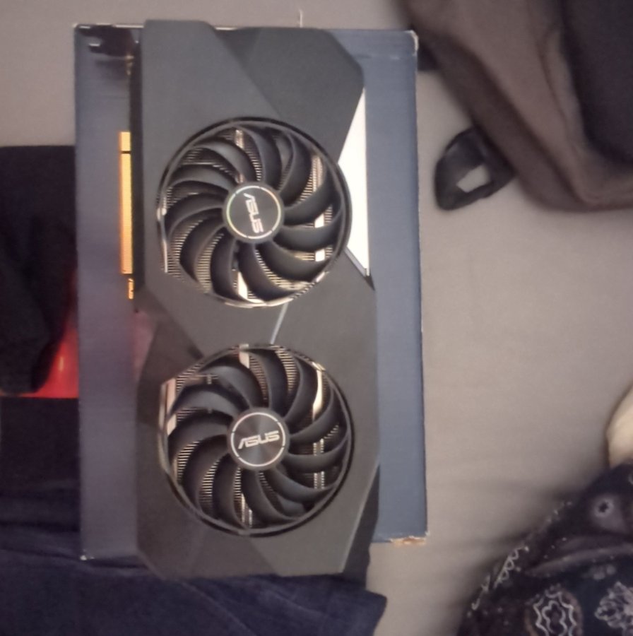 ASUS DUAL Radeon 6700XT 12GB