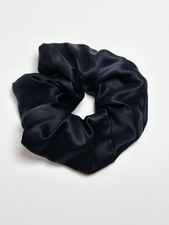 100% Mullbärssilke Scrunchie Svart 15cm